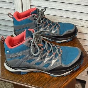 Columbia Wayfinder Women's Lagoon/Coral/Charcoal Hiking Boots W9.5